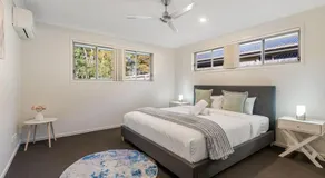 Modern 5BR Family Home in Peaceful Park Ridge - Image 2