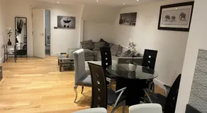 6 bedroom, North London Home - Sleeps 12 - Parking - Central location - Image 4