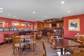Comfort Suites Greenwood - Image 4