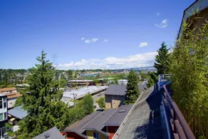 Walkable OTS, Heated Poolside Mid Century Condo - Image 5