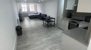 Modern Studio Near Heathrow, Tube and Hounslow High Street - Image 4