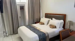 Home Inn Self-Catering - Image 2