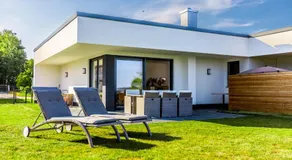 Hangar 19 Luxusbungalow am See mit Kamin 3 - Image 3