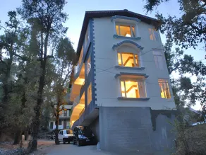 Mount N Mist Hotel - Image 2