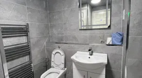2 Bed Apartment Chinatown - Image 2