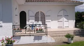 La Hume Family Beach & Harbor House - Image 5