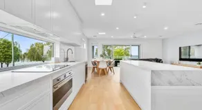 Bella Vista Waterfront - Image 2