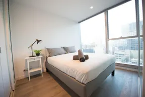 A Chic 2BR CBD Apartment Near Southern Cross - Image 2