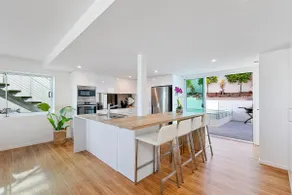 Beachside Family Home, Sunrise Beach - Image 3