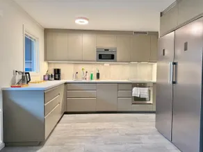 Workers Villa With 5 Bedrooms 8 beds 2 bath And Free Parking - Image 5