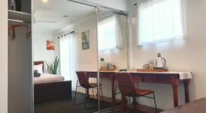 Deluxe Queen Room - Shared Bathroom - Image 2