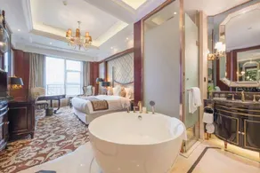 Xianhua Sandalwood Lakeside Hotel - Image 2