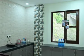 Cedarwood 2BHK Near Mall Road w Mountain View - Image 5