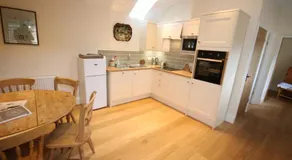 Bolton's Cottage - Image 3
