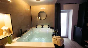 FRENCH KlSS - Love Room by PRIM0 C0NCIERGERIE - Image 2