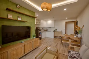 Komori House - Spacious Apartment with Kitchen & In-Unit Laundry - Image 5