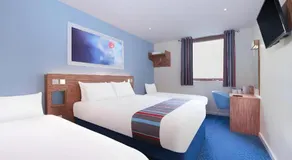 Travelodge Cardiff M4 - Image 2