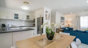 Gorgeous villa 5min walk to beach KING BED - Image 5