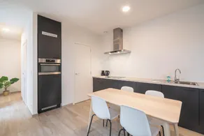 Urban Chic Apartment with Terrace - Image 3