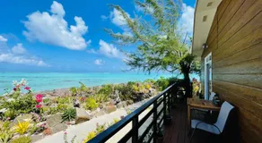 Matira Beach Bungalow Waterfront - Image 3