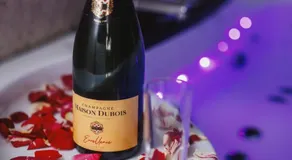 Romance Bleue -Love Room -SPA privatif - Netflix -séjour à vichy - Image 5