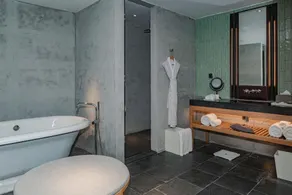 Yihe Lakeside Homestay - Image 2
