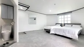 Pineview Hotel, Sokcho, Seoraksan - Image 2