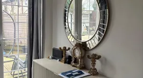 Wise rooms- 7 Bed property modern furnishings - Image 3