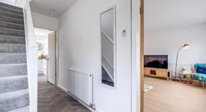 Spacious, Comfy, 3 Bed House - Free Parking - Quiet Area - Near Solihull, NEC, Airport - Image 3