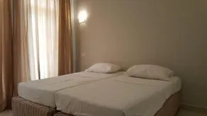 Lake View Rest - Image 4