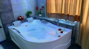 BRYSS HOTEL - Image 4