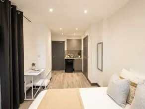 133 Wood Green Studios to Central London - Image 3