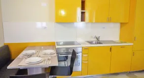 New central and spacious - Image 4