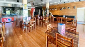 RedDoorz @ 4ks Pension House Bogo City Cebu - Image 2