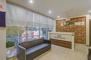 Super Townhouse Z Square Mall Formerly The Mall Road Inn - Image 4