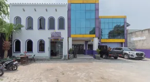 RedDoorz at Jalan Pangkal Perjuangan Karawang - Image 4
