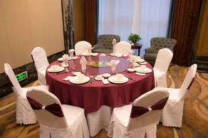Maison Realm Hotel - Image 4
