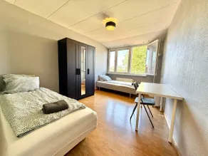 Workers • 16 Beds • 2 Bath • Near Volvo - Image 2