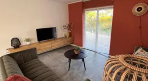 Cosy Vacation home with large fenced garden - Image 2