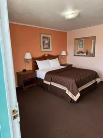 Budget Motel - Image 4