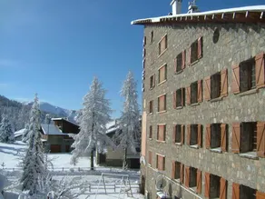 Adonis Valberg Hotel Le Chastellan - Image 2