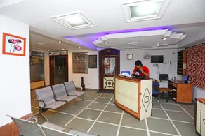 OYO Harry Inn Near Acropolis Mall - Image 5