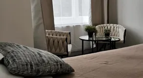Chiswick Court Hotel - Image 2