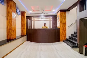 OYO 48703 Hotel Qamar - Image 3