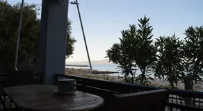 Melenia's Sea Front House - Image 4