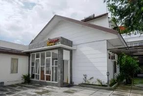 RedDoorz at Solo Baru - Image 3