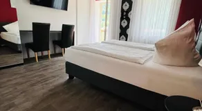 Hotel St. Georg - Image 2