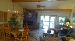 C16, Two bedroom, two bath, log-sided Harbor North luxury cottage with hot tub overlooking Lake Ouachita - Image 4