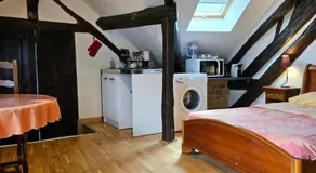 5 Mins to ZOOTHOIRY STUDIO LUMINEUX - Image 2