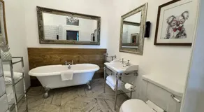 The Bowl Inn - Image 2